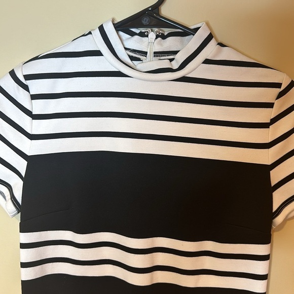 EXPRESS Black & White Striped Dress Size XS - Picture 2 of 2